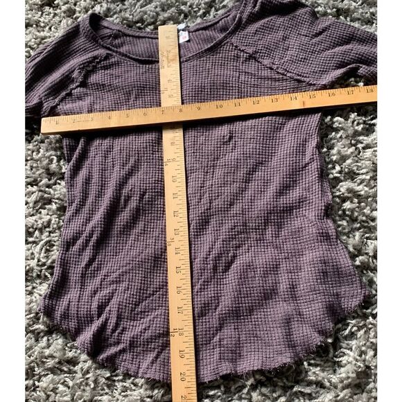 Free People Intimately gray BOHO THERMAL Waffle Weave SHIRT Top sz M - Picture 3 of 6